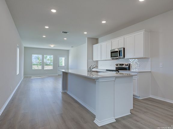 4th image of 7634 Birch Hollow