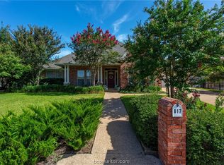 817 Pine Valley Dr, College Station, TX 77845