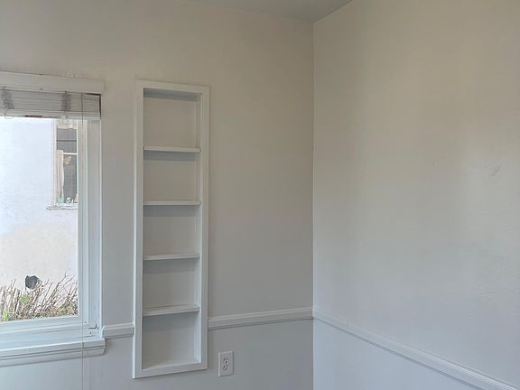 2nd image of 1849 N Harvard Blvd