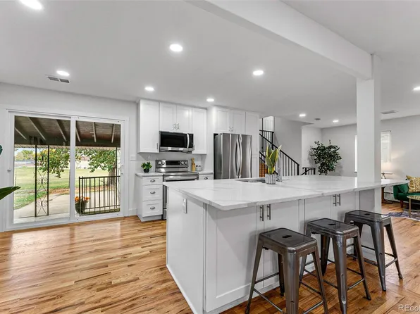 946 Paris Street, Aurora, CO 80010