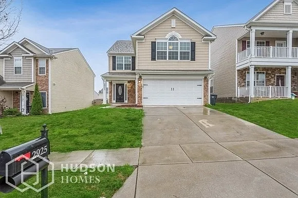 3 bed, 2.5 bath, 1922 sqft, $1,999 — Photo 1