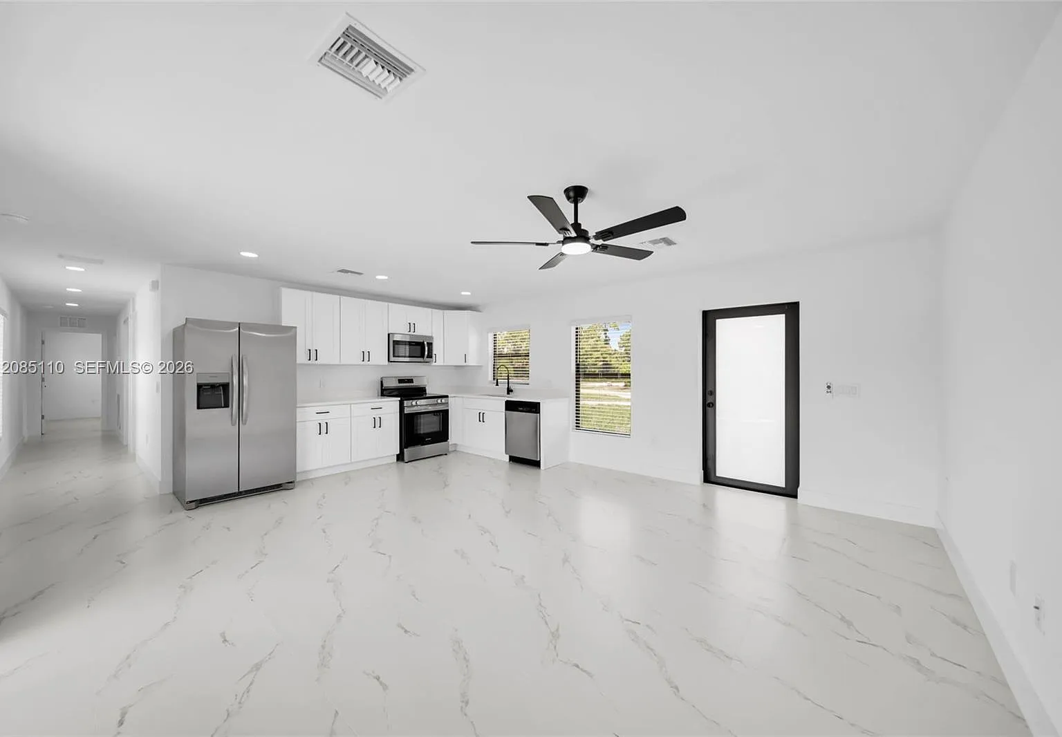 2 bed, 2.0 bath, 1026 sqft, $1,650 — Photo 3