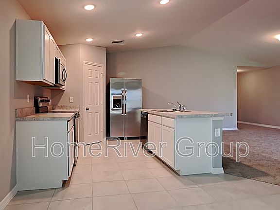 4th image of 3713 NE 13th Ave