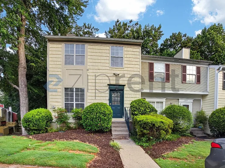 1201 Wedgewood Ct — Photo 1