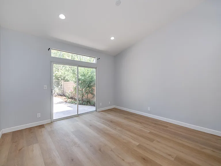 4774 Rhapsody Dr — Photo 22