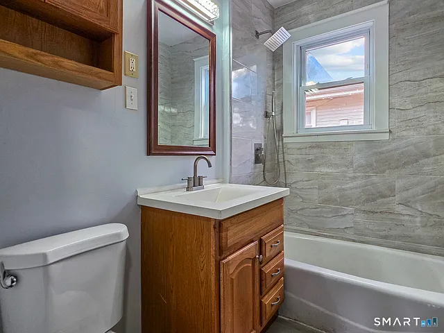 24 Mortson St — Photo 14