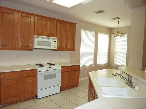 5th image of 9527 Pecan Glen Ct