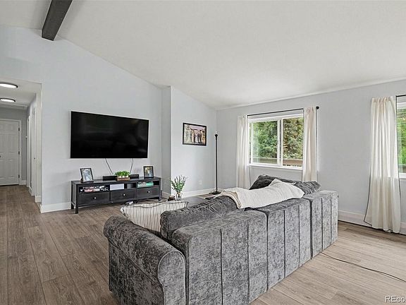 4th image of 809 Roland Drive