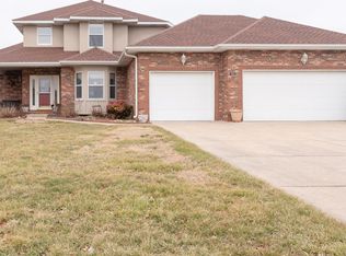 245 Oak Tree Ln, Ozark, MO 65721