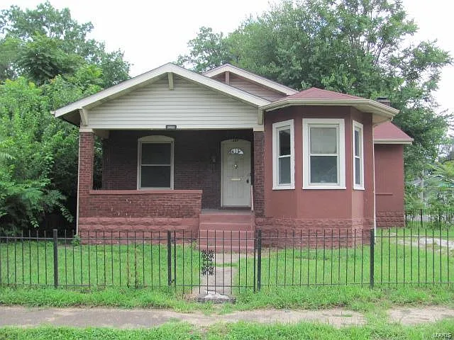 1440 N 49th St photo 1