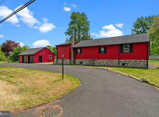 129 Apple St, Levittown, PA 19057