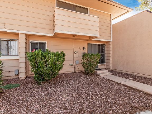 4th image of 2431 Paradise Village Way
