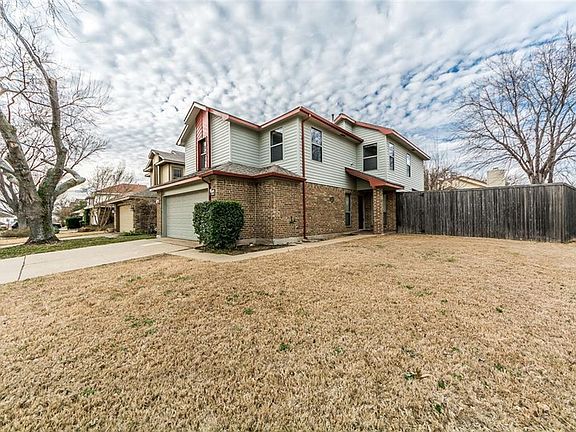 2nd image of 2117 Holly Hill Ln