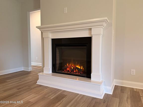 4th image of 299 Crowville Street