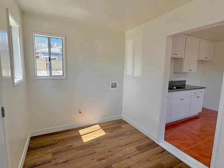15009 Freeman Ave — Photo 10