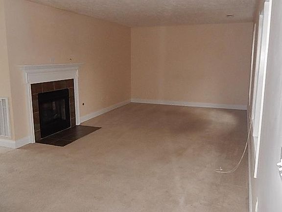 2nd image of 250 Tall Oak Blvd