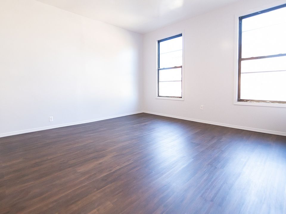 2nd image of 1005 Manhattan Ave #3F