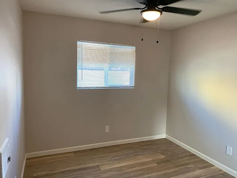 4037 Van Dyke Ave #B — Photo 18