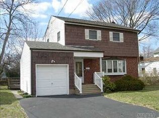 1368 Bellmore Rd, North Bellmore, NY 11710