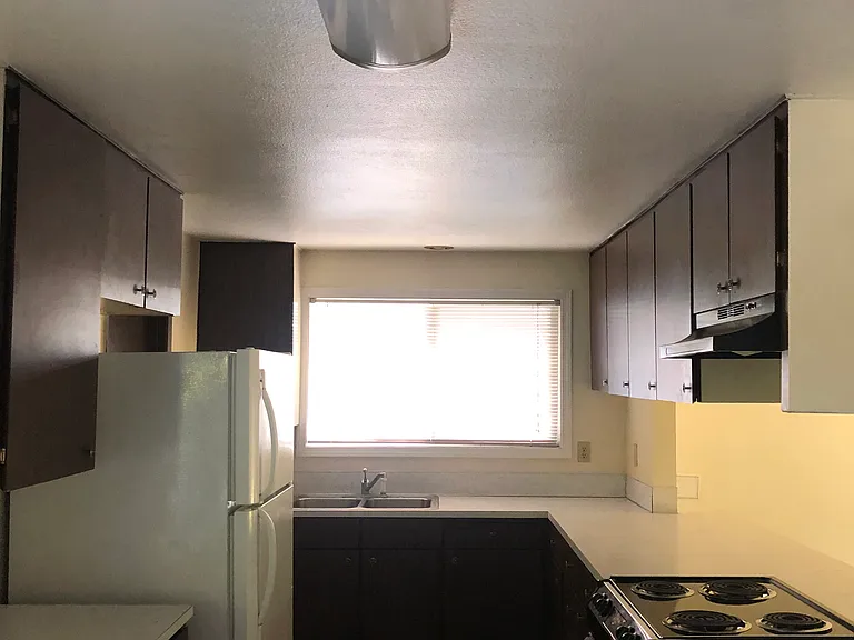 2749 SW Morris Ave — Photo 3