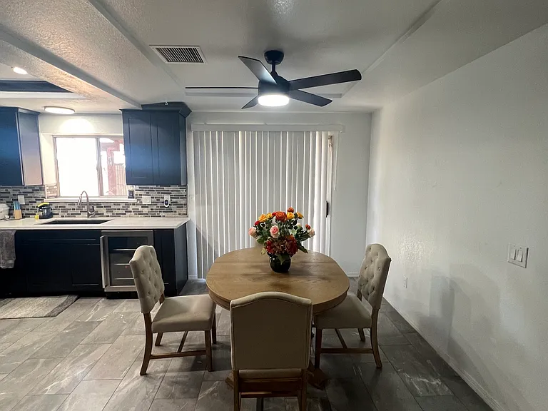 Live Oak St — Photo 5