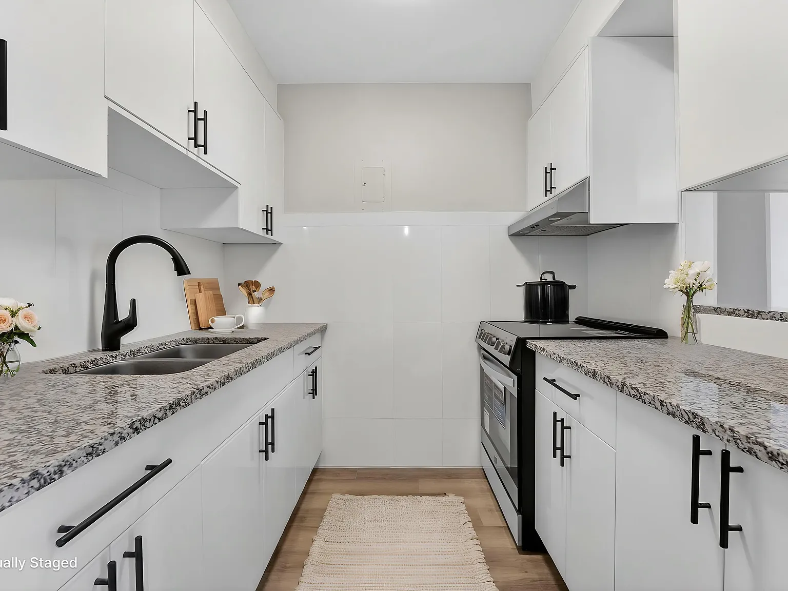 3 bed, 780 sqft, $1,899 — Photo 4