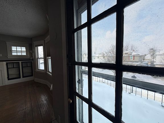 4th image of 171 Taunton Pl Unit 2