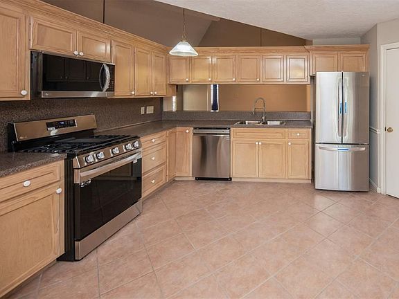 4th image of 7023 Yardley Dr