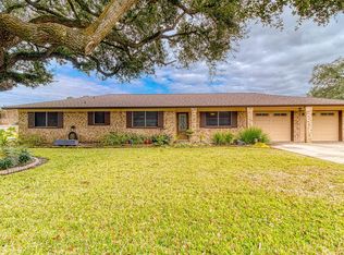 302 Jay St, Boling, TX 77420