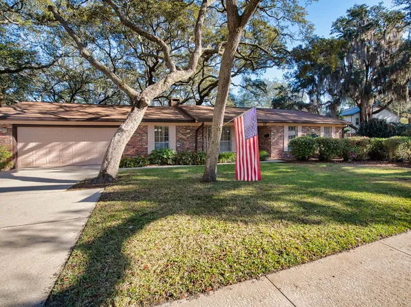 17 Oakdale Rd, Fort Walton Beach, FL 32547