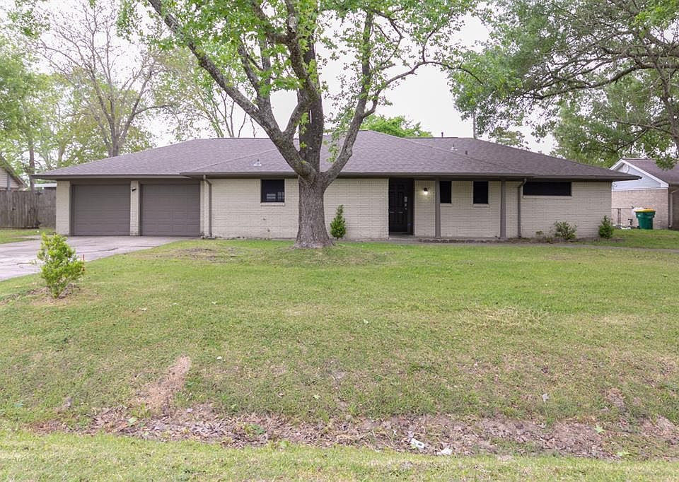 1st image of 106 Staples Dr