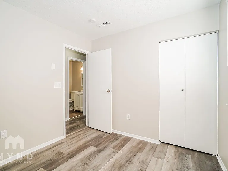 1484 Willow View Dr — Photo 13