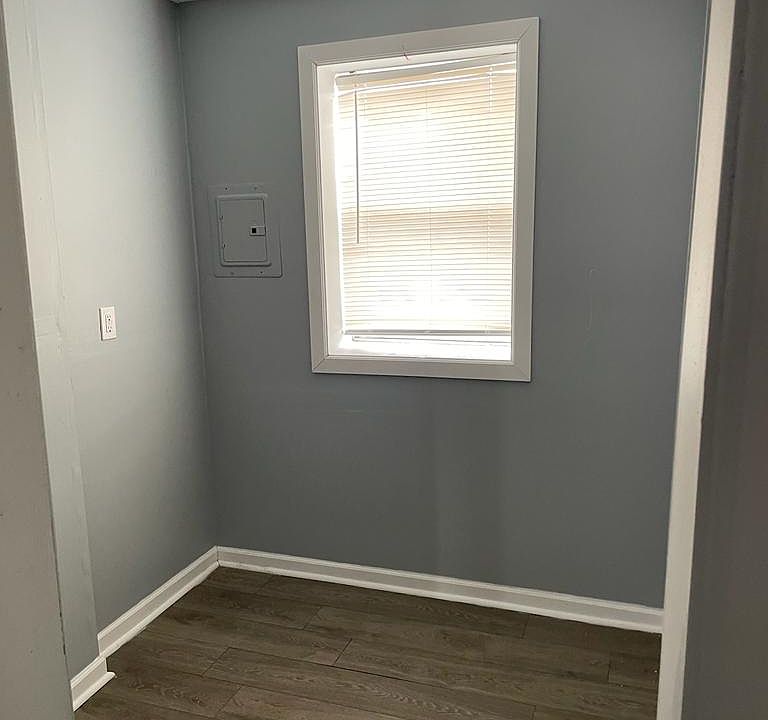 1st image of 3559 Saint Clair St #3555