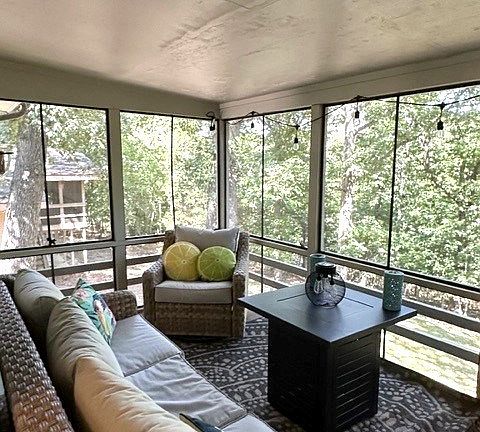 4th image of 10 Bellingham Ln