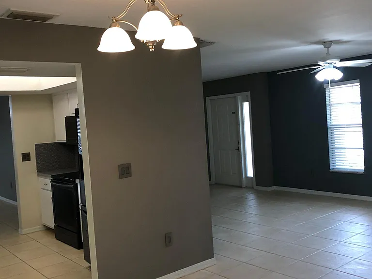 17298 Meadow Lake Cir — Photo 4