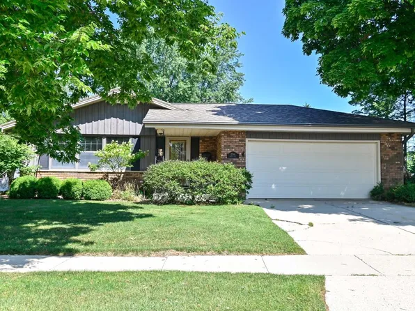 5788 Rustic LANE, Greendale, WI 53129