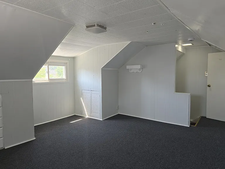 Upstairs Bonus Room