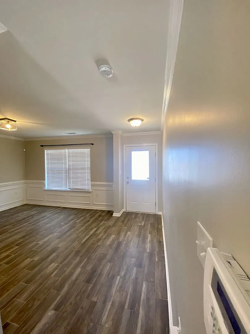 4BR/2.5BA Home Located in Hampden Village — Photo 3