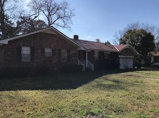 103 W Charlton St, Glennville, GA 30427