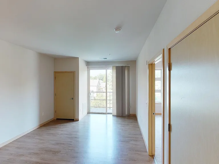 902 Drake St — Photo 25