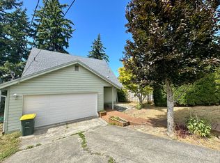 1702 34th St, Bellingham, WA 98229