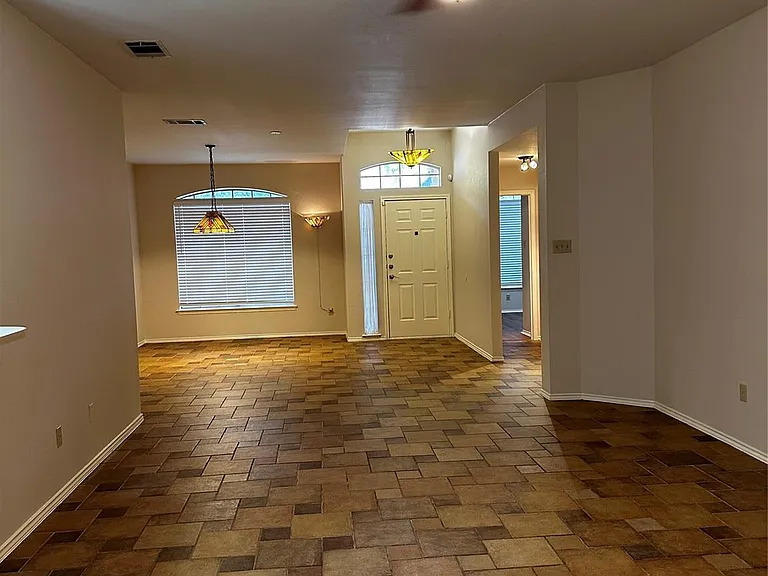 8007 Bounty Trl — Photo 14