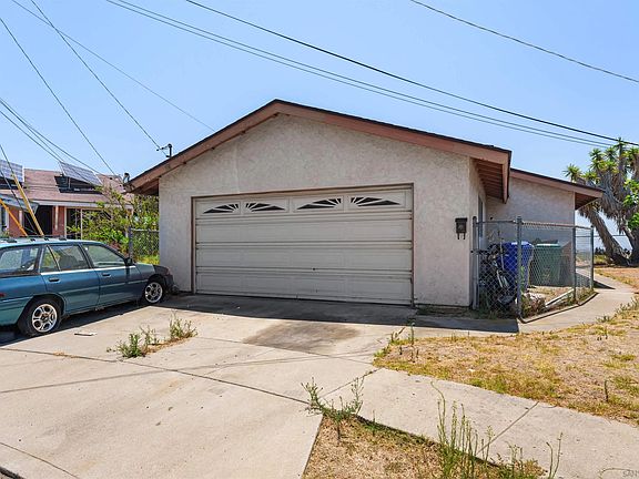 5th image of 786 Goetschl St