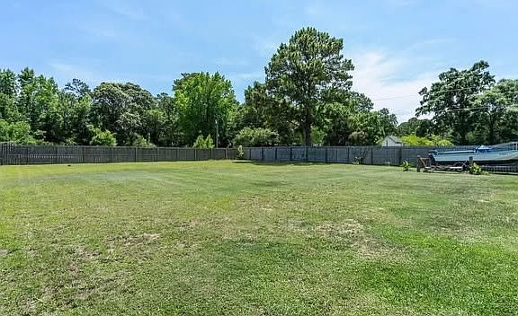 4th image of 14 Frazer Ln
