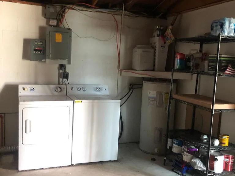 Washer/Dryer in garage
