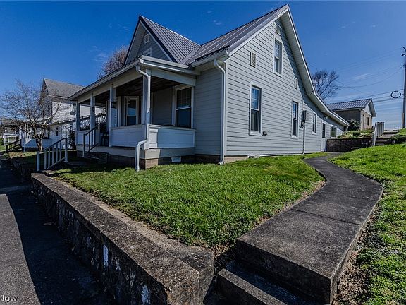 4th image of 208 Stealey St