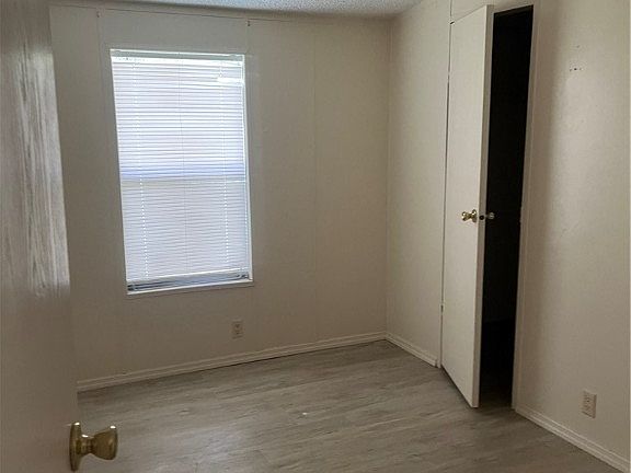 5th image of 1195 Blueberry Ln