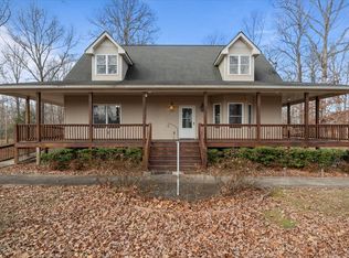 1077 Claylick Rd, White Bluff, TN 37187