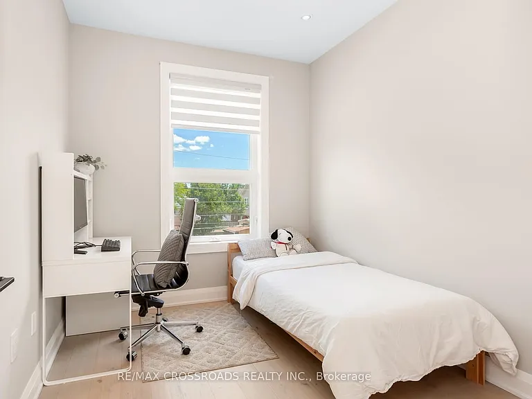 10 Hamstead Ave — Photo 27