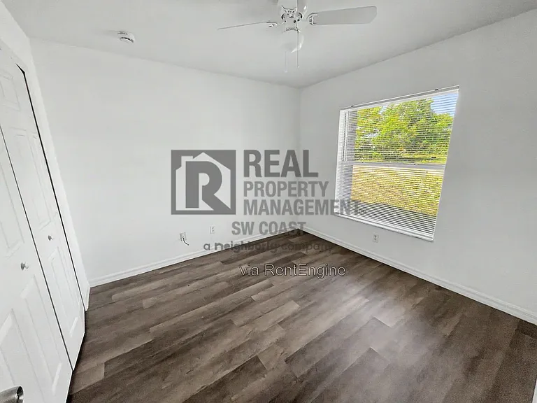 1135 Harry Ave S — Photo 10